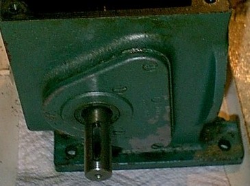 5/8" Shaft with 3/16" x 1" Keyway ... Note Shaft Seal