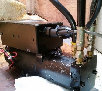 Lockvalve Crack on Left Side Below Fitting!